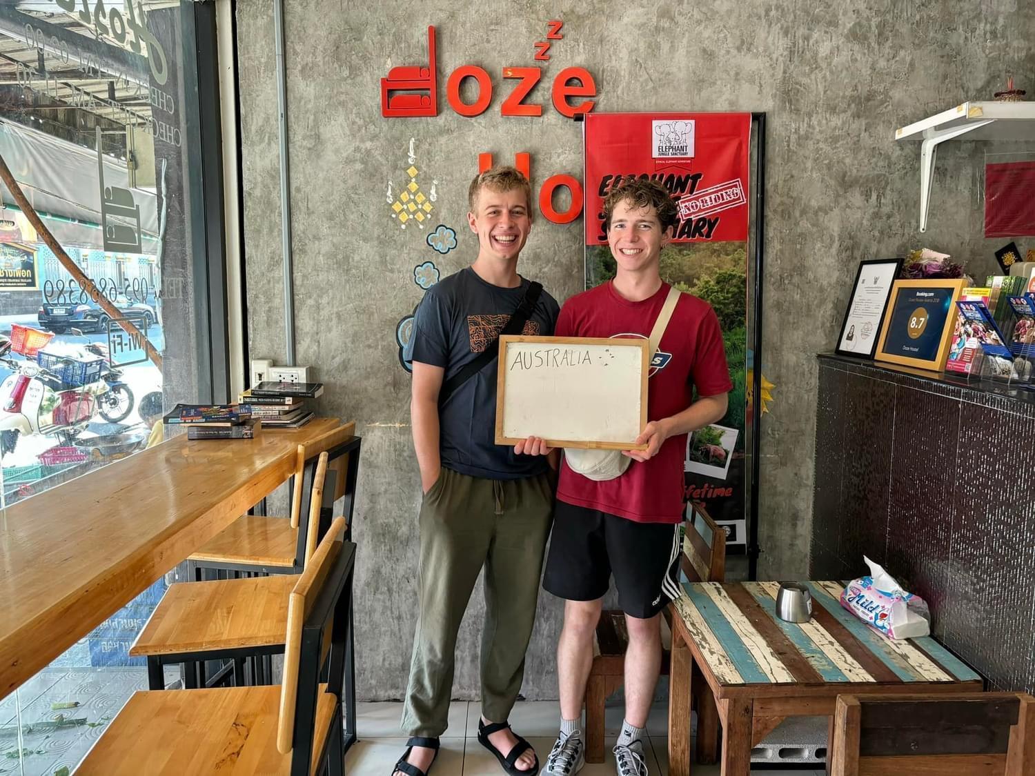 Doze Hostel Chiang Mai Exterior photo